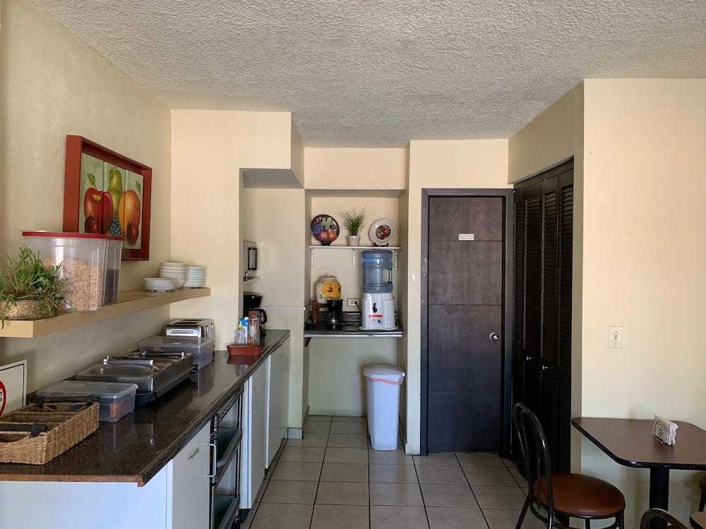 Hotel Posada Don Fernando Ενσενάντα Εξωτερικό φωτογραφία